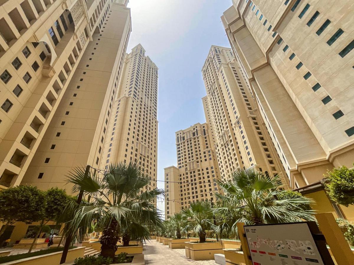 Apartment Higuests - Modern Apt In Jbr With Pool, Gym, And Kid's Area